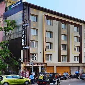 Hotel Grand Plaza In City Centre - At New Delhi Railway Station